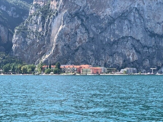 Limone Rent Boat-利莫内必去景点