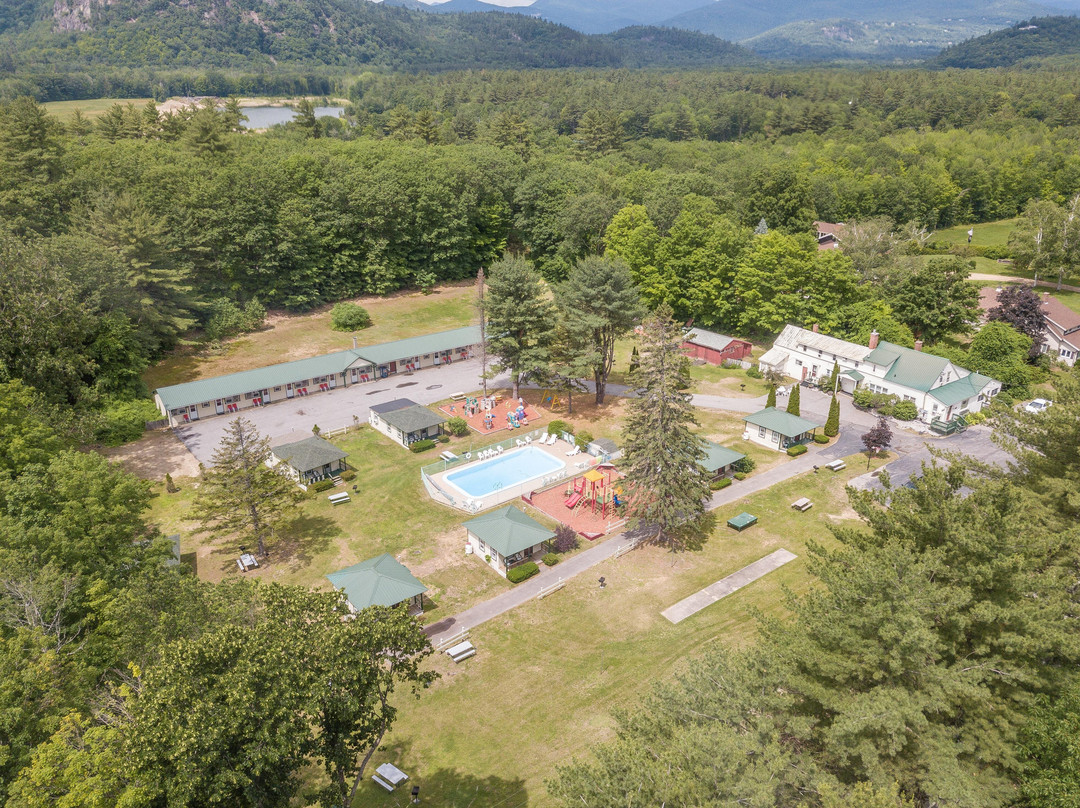 Perry's Motel & Cottages主图