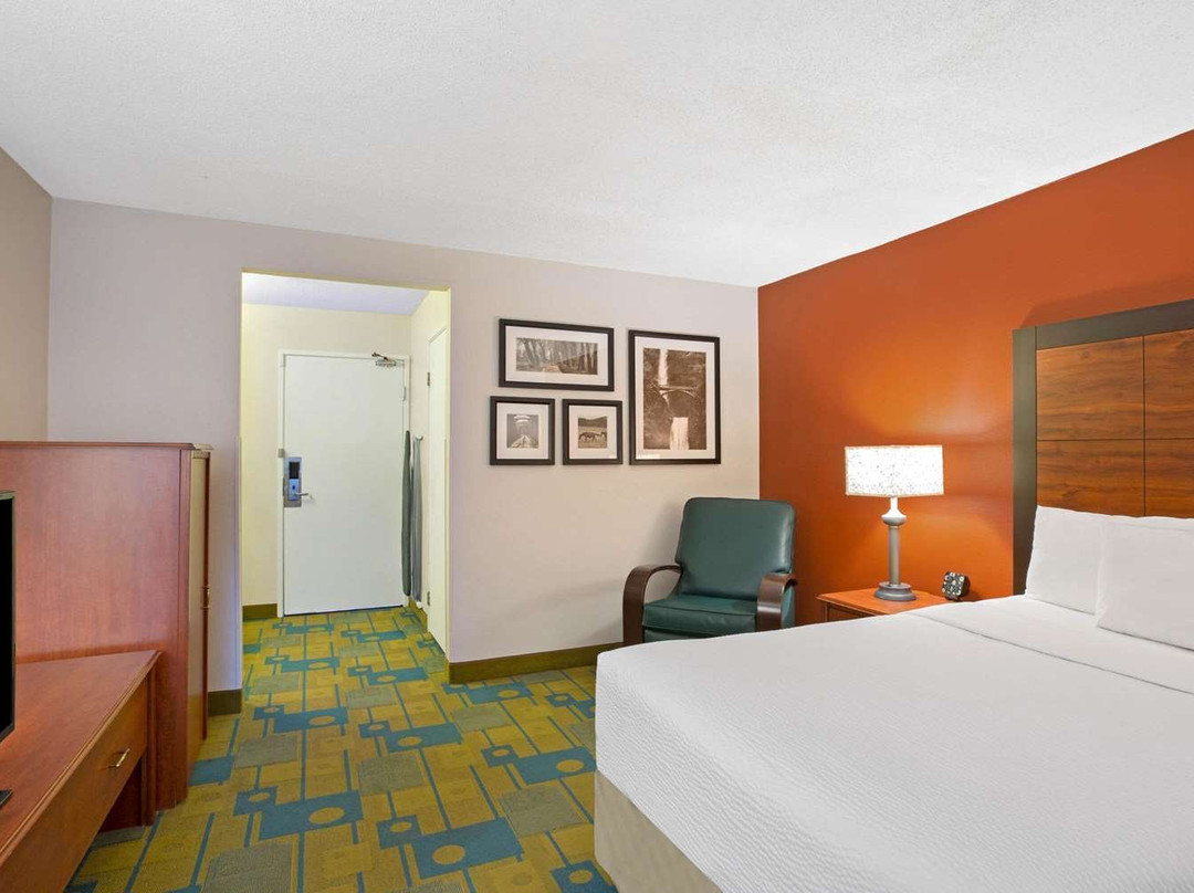 奥本伍斯特拉昆塔温德姆酒店主图