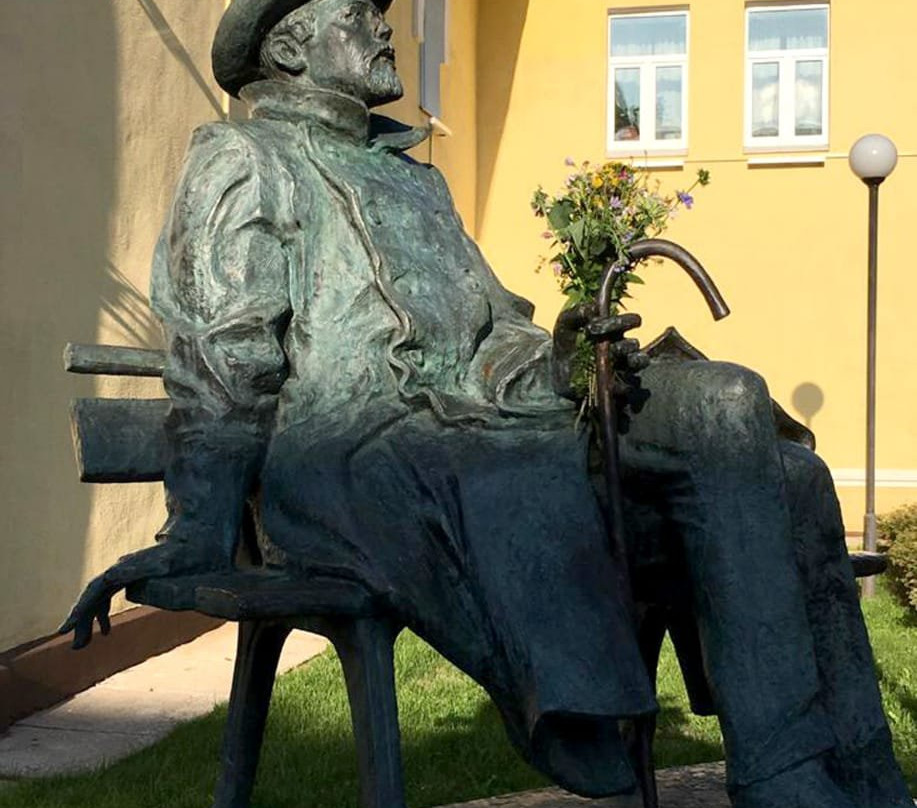 Monument to Chekhov-Istra必去景点