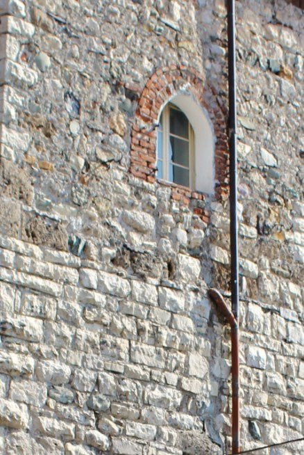 Torre degli Alghisi-洛韦雷必去景点
