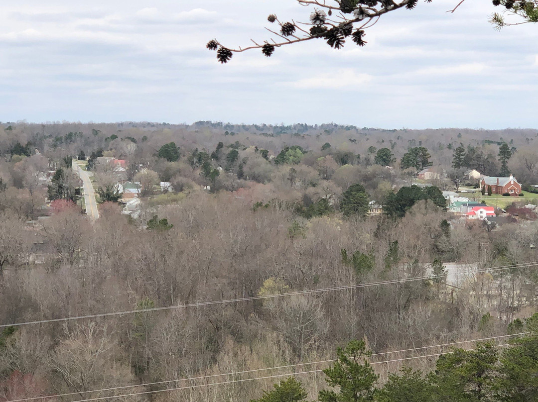Occoneechee Mountain State Natural Area景点图片