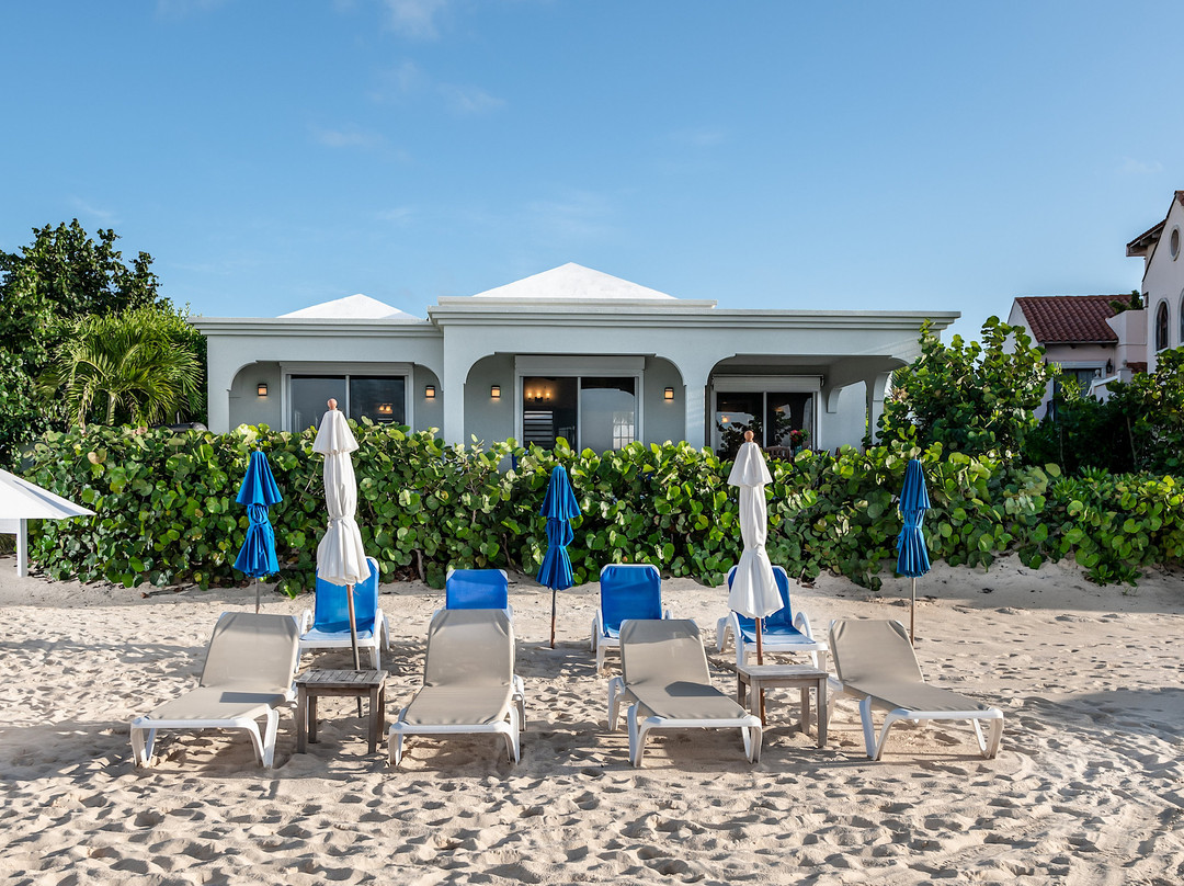 Meads Bay Beach Villas主图