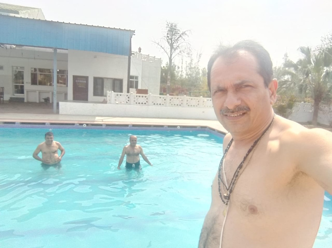 斯瓦拉杰度假村主图