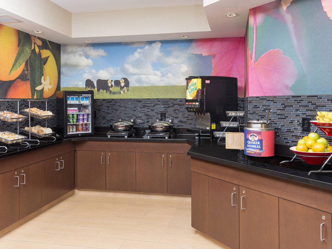 林肯万枫酒店主图