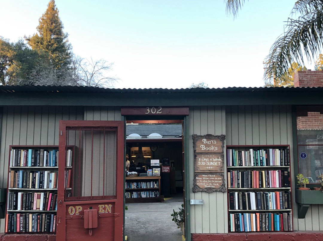 Bart's Books-奥海必去景点