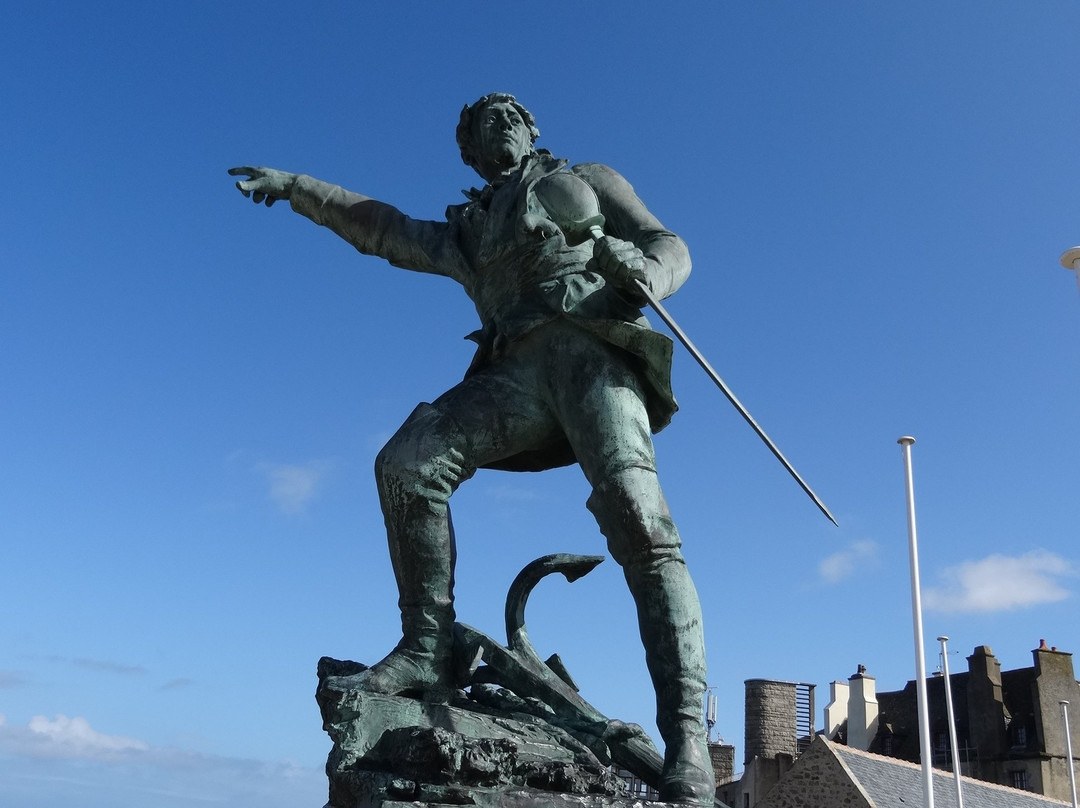 Statue Robert Surcouf-圣马洛必去景点