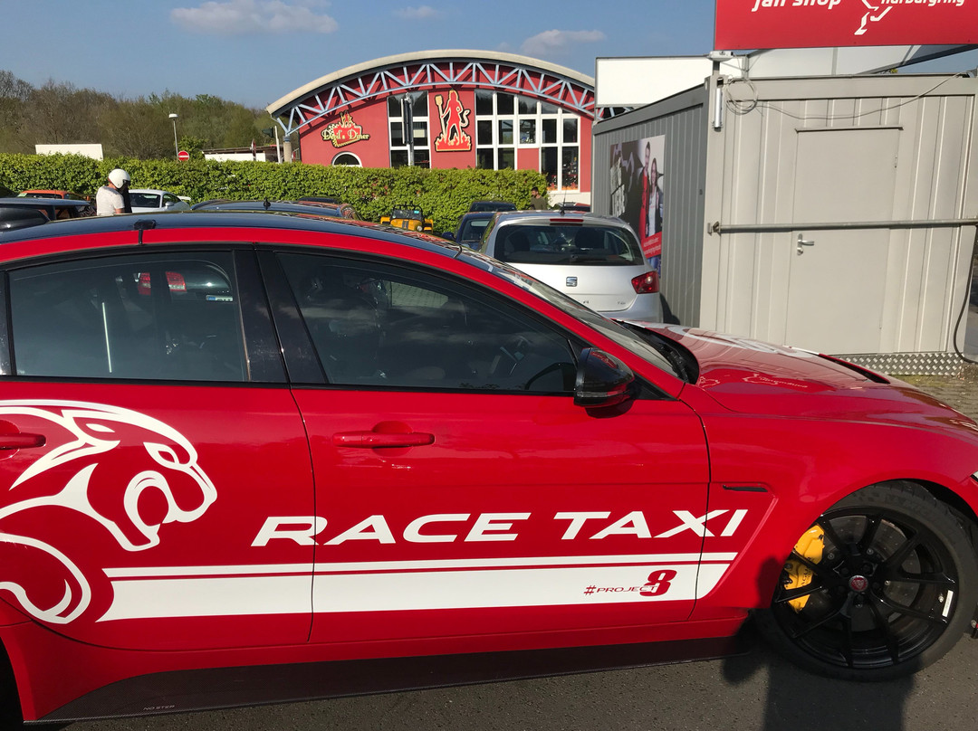 Jaguar Race Taxi景点图片