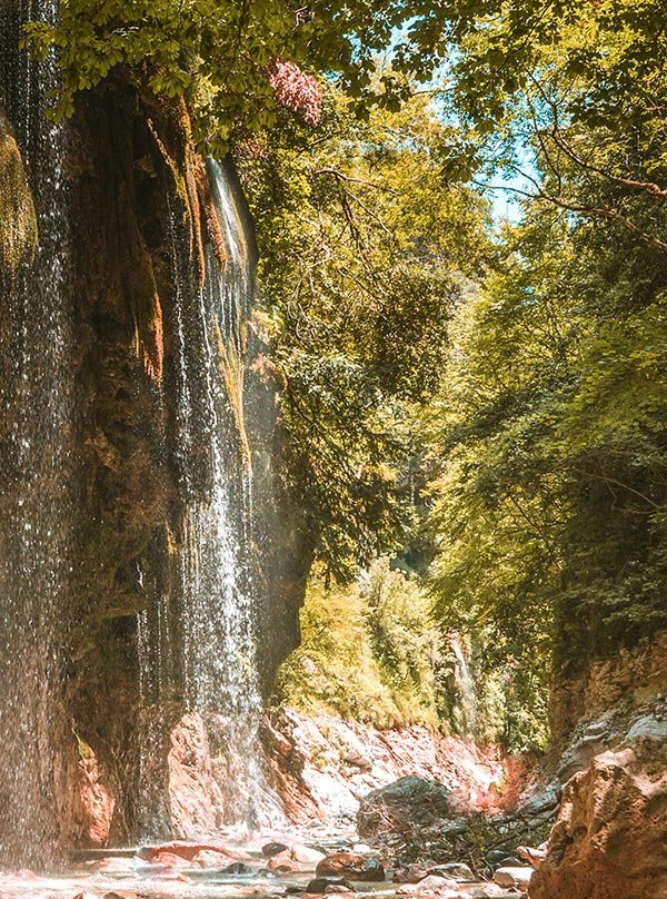 Panta Vrechei Canyon-卡尔派尼西必去景点