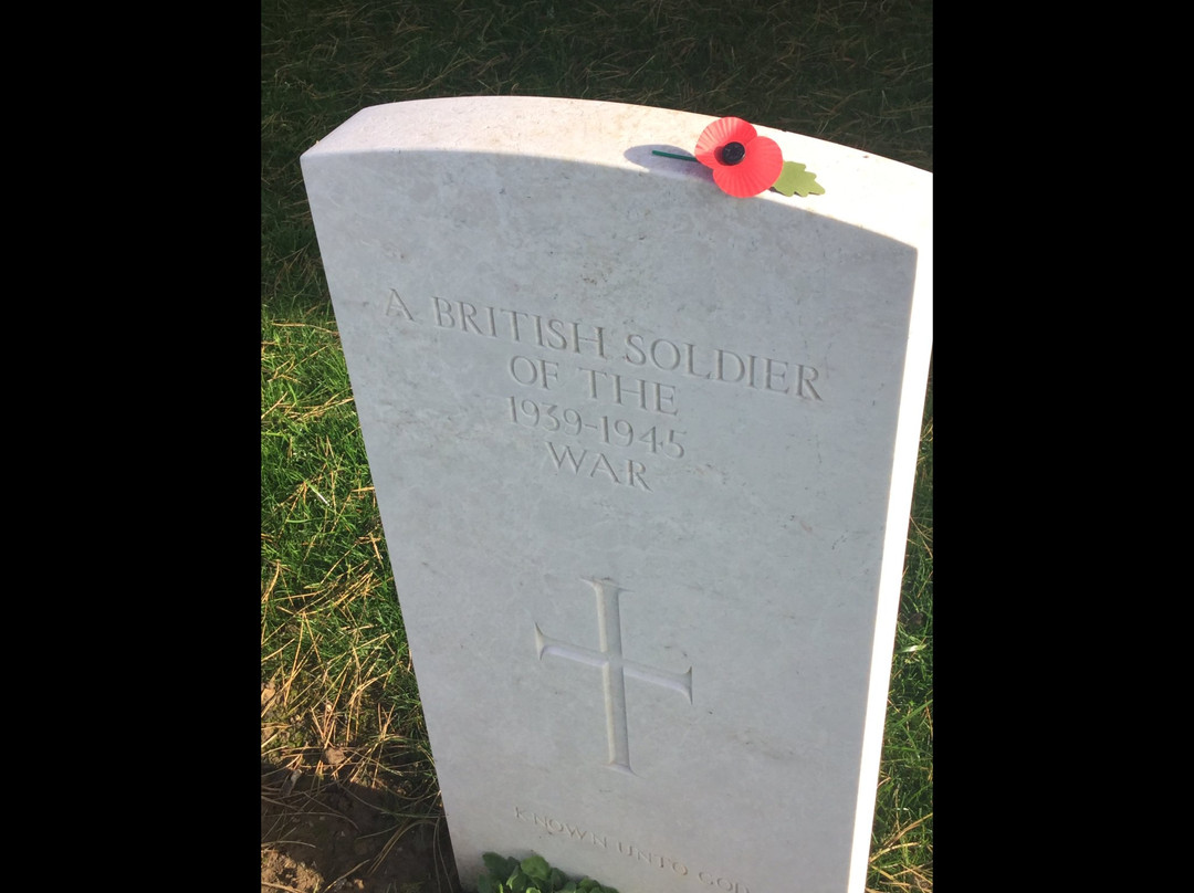 Calais Canadian War Cemetery-Saint-Inglevert必去景点