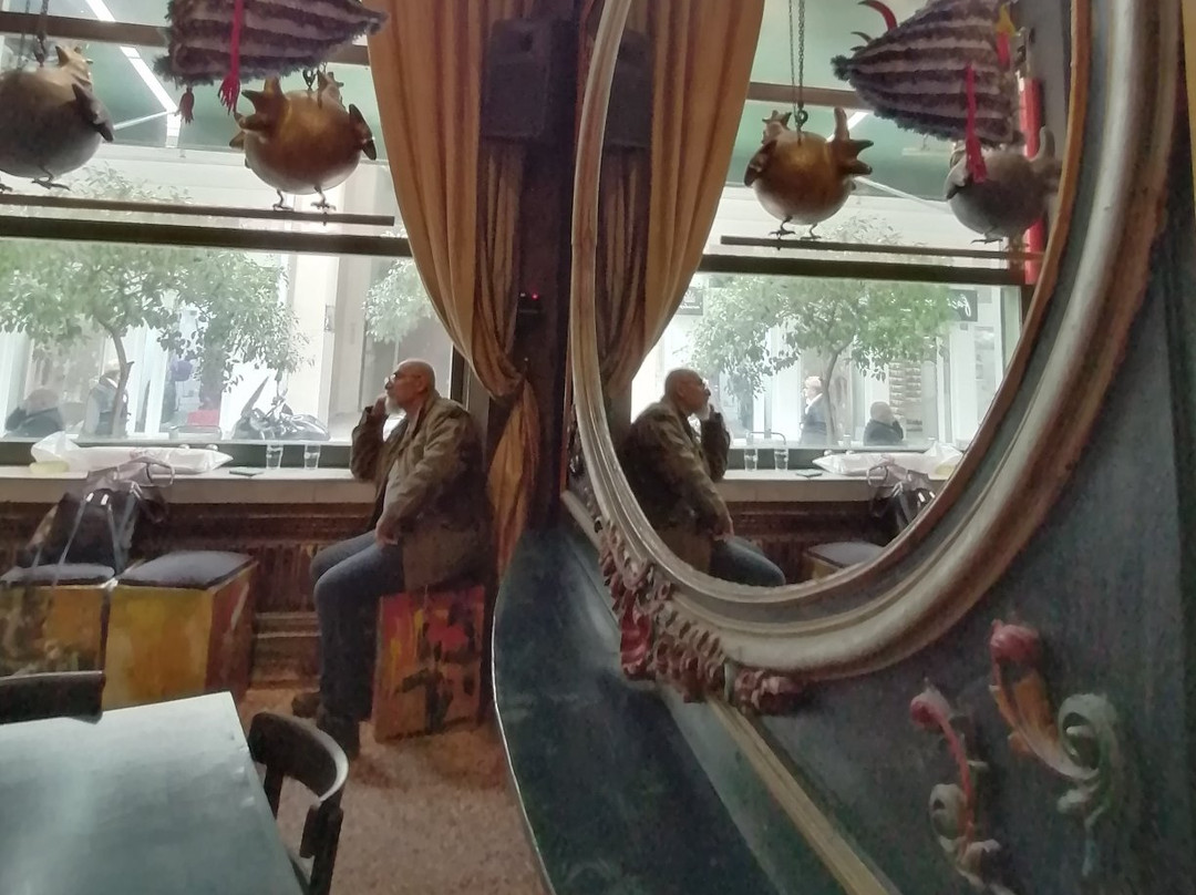 Booze-雅典必去景点