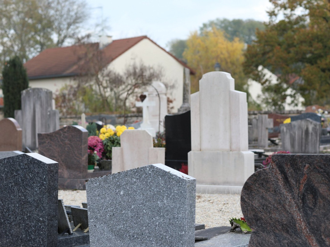 Cimetiere Communal de Combertault-Combertault必去景点