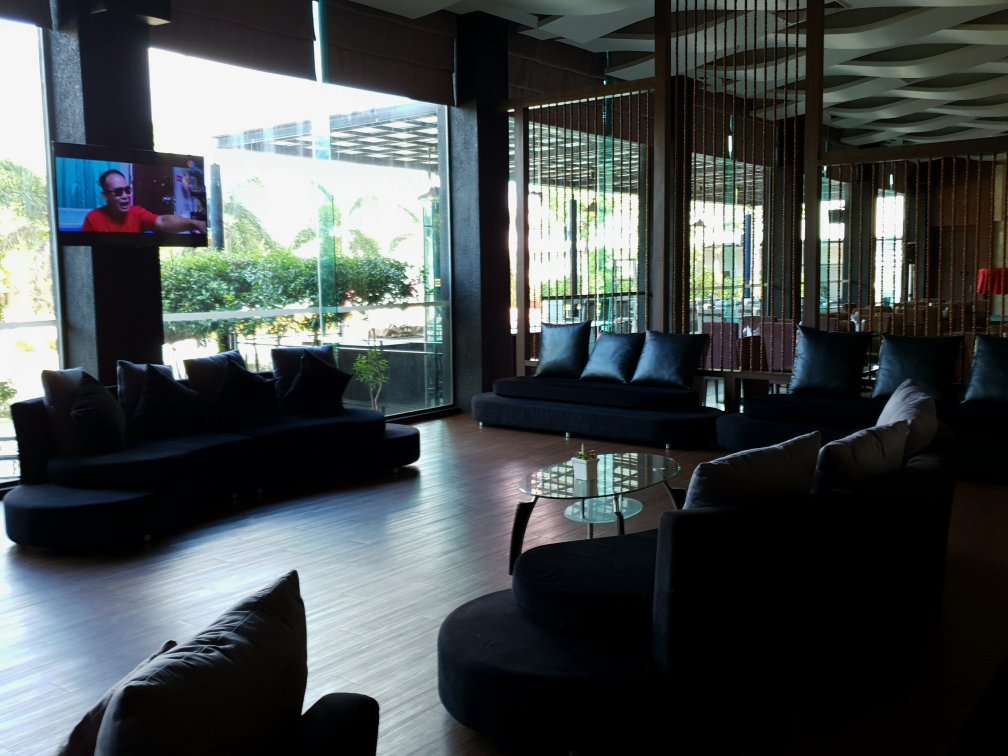 Alvarez Hotel-官方