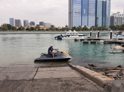 Blue Whale Jet Ski Rental-阿布扎比必去景点