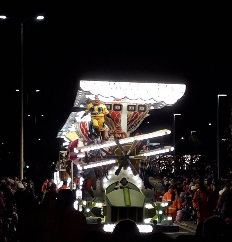 Weston-Super-Mare Carnival Procession-滨海韦斯顿必去景点