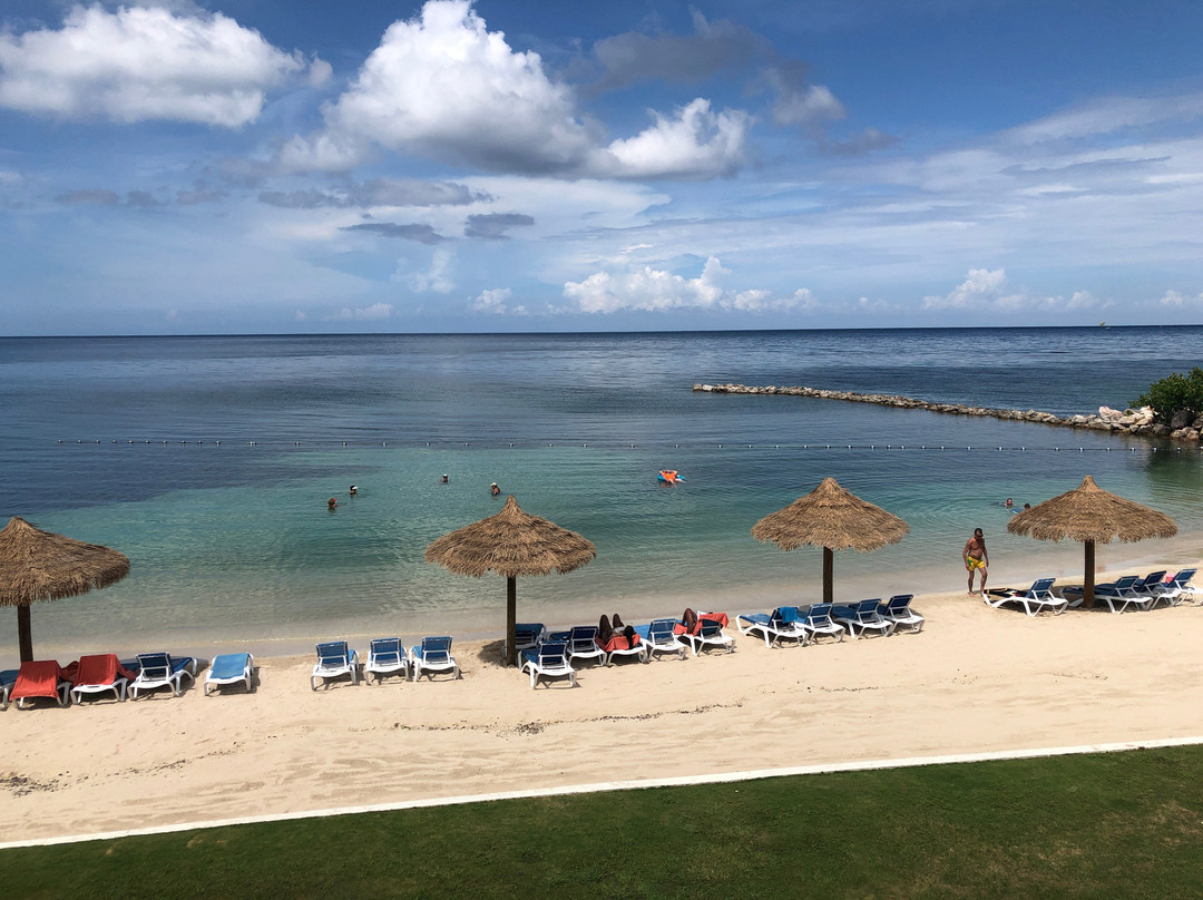 Oasis at Sunset Montego Bay主图