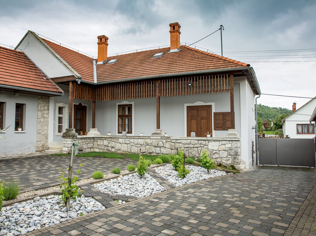 Bardon Winery-Erdobenye必去景点