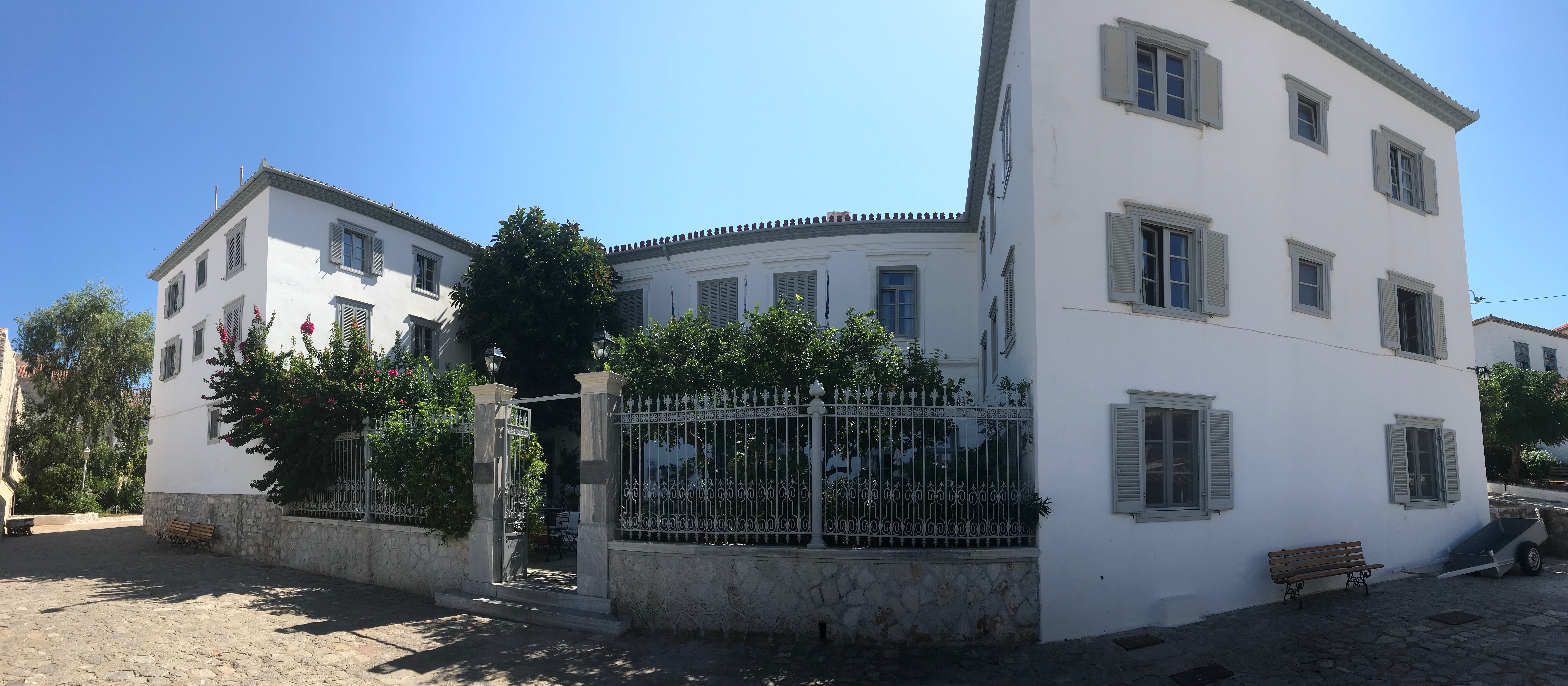 Hydroussa Hotel-浴室