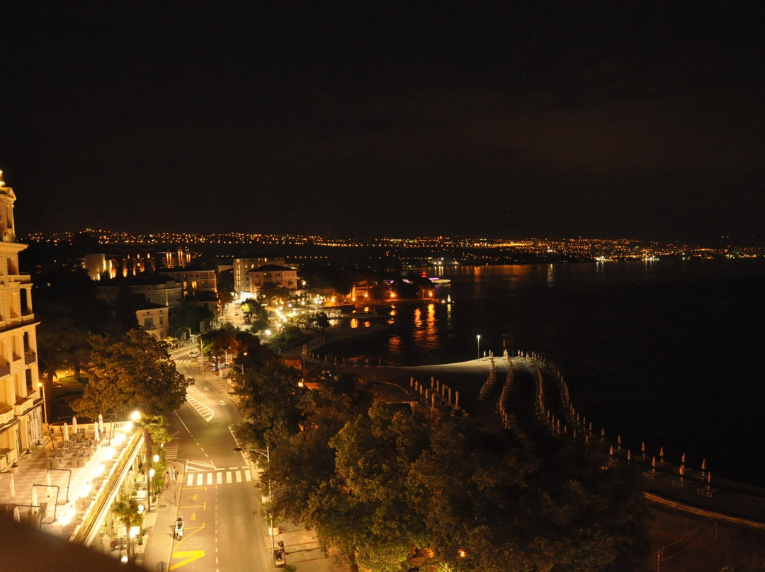 Hotel Bellevue主图