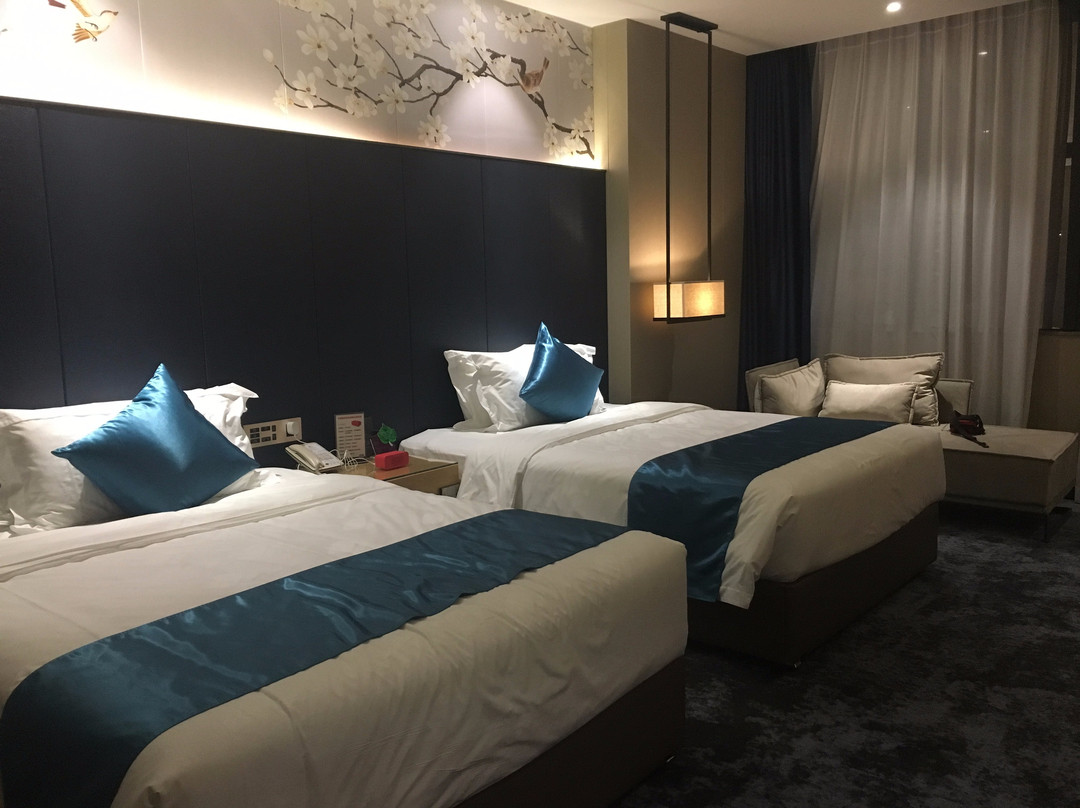 鹤山泉智酒店主图