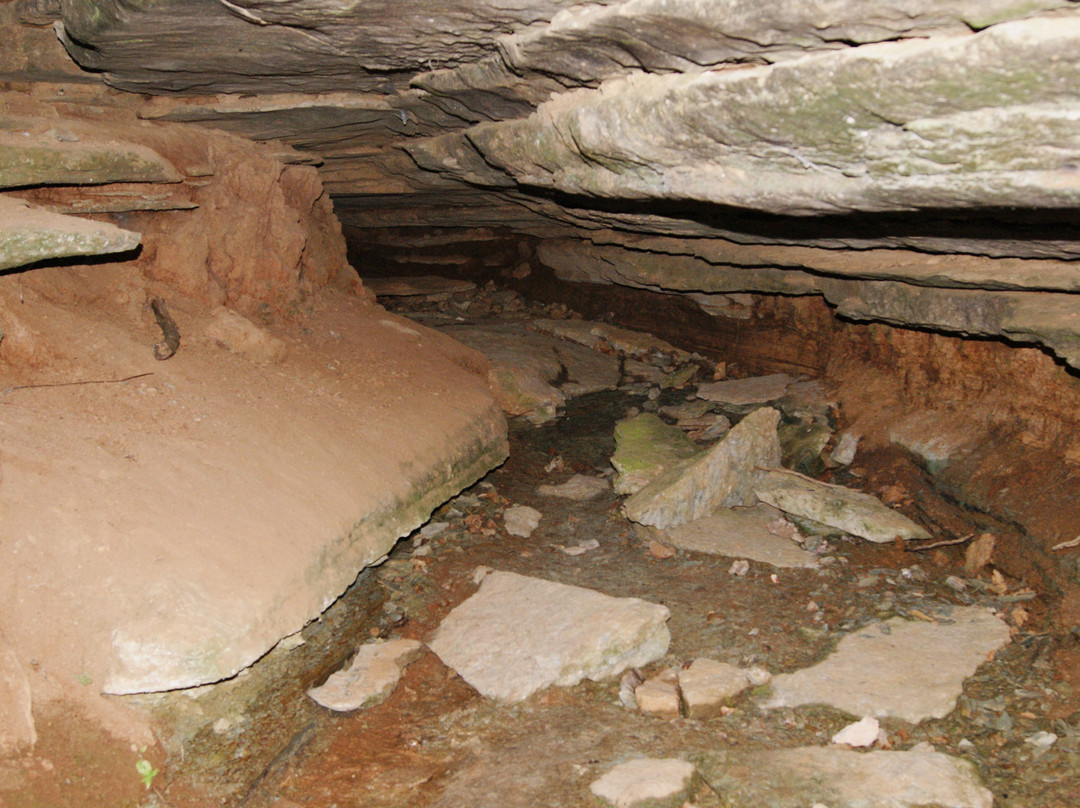 Pivot Rock and Natural Bridge-尤里卡斯普林斯必去景点