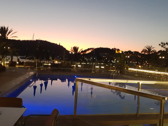 伊甸园酒店主图