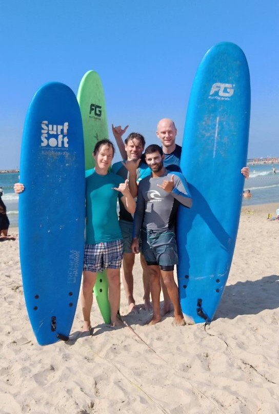 Surf With Itay-特拉维夫必去景点