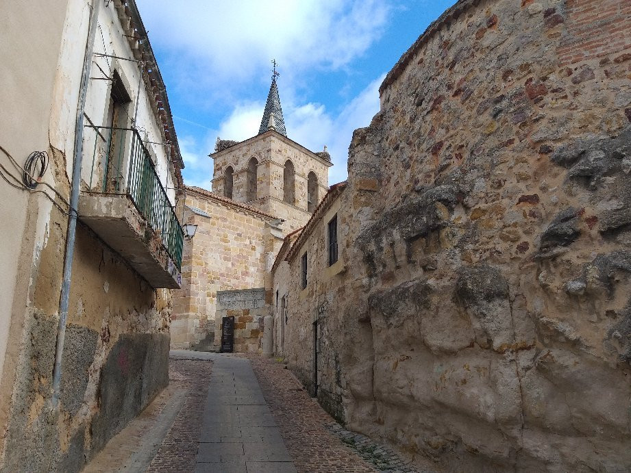 Iglesia de San Cipriano-萨莫拉必去景点