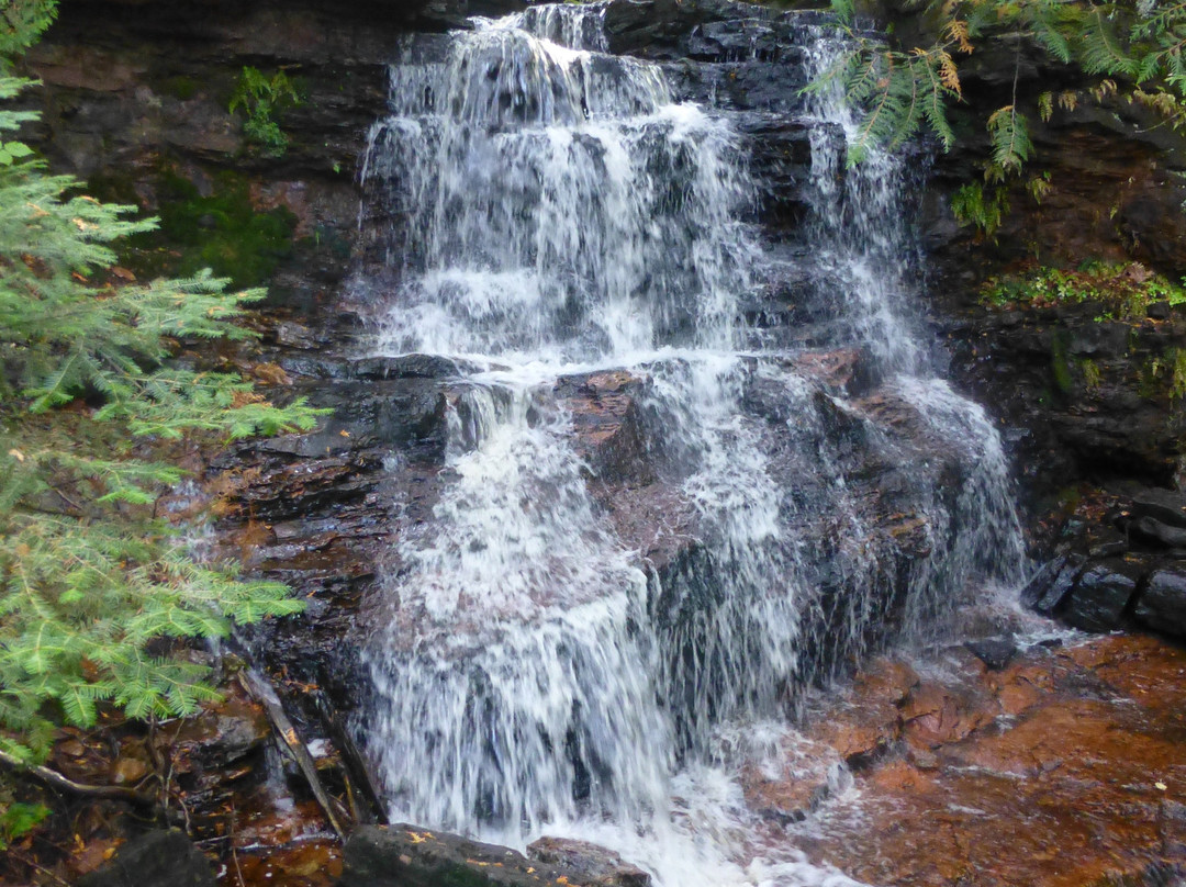 Mazukama Falls-Nipigon必去景点