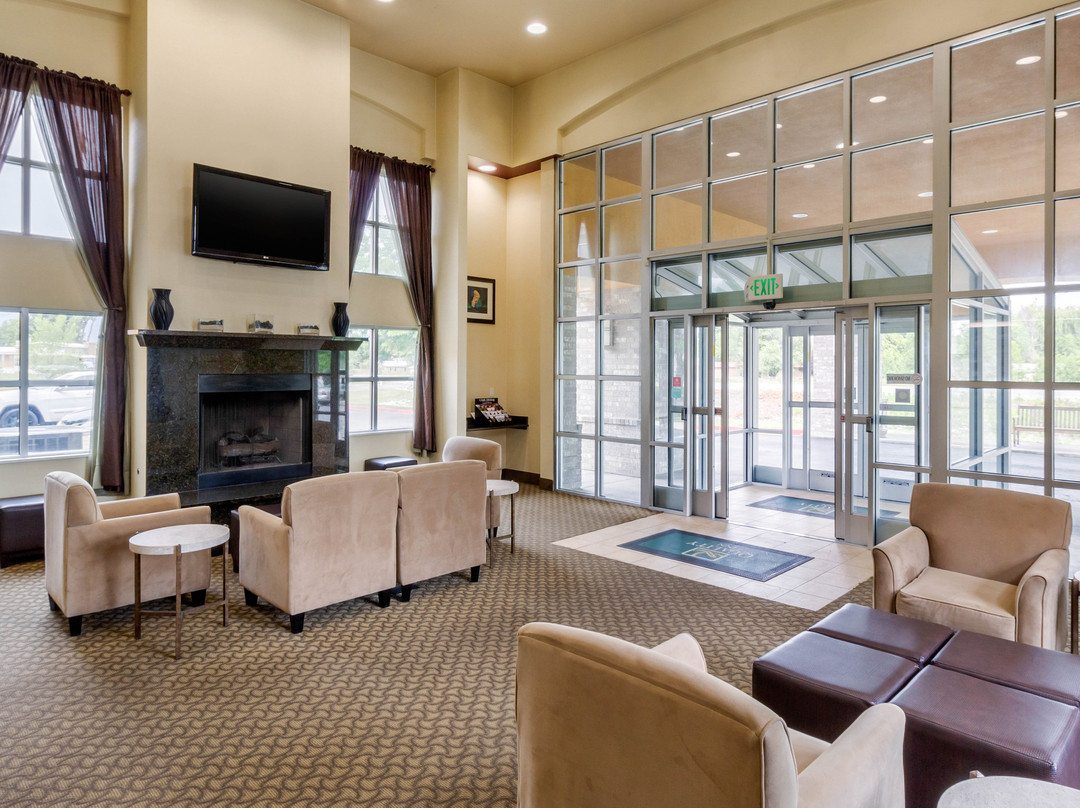 Quality Inn Logan Near University主图