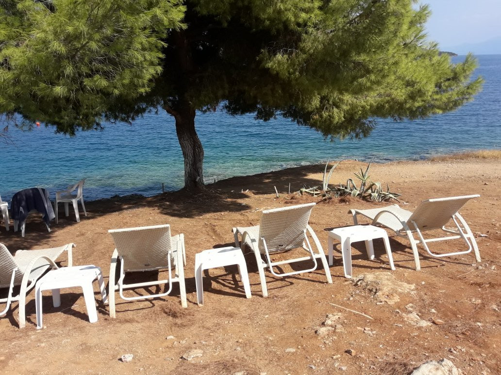 Trizonia Beach Hotel主图