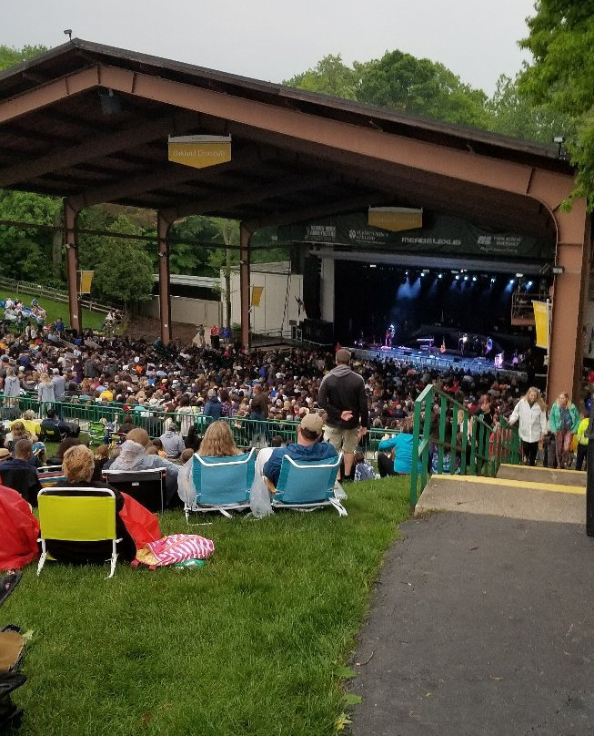 Meadow Brook Amphitheatre-罗切斯特山必去景点