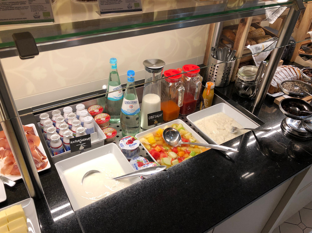 布兰迪酒店主图