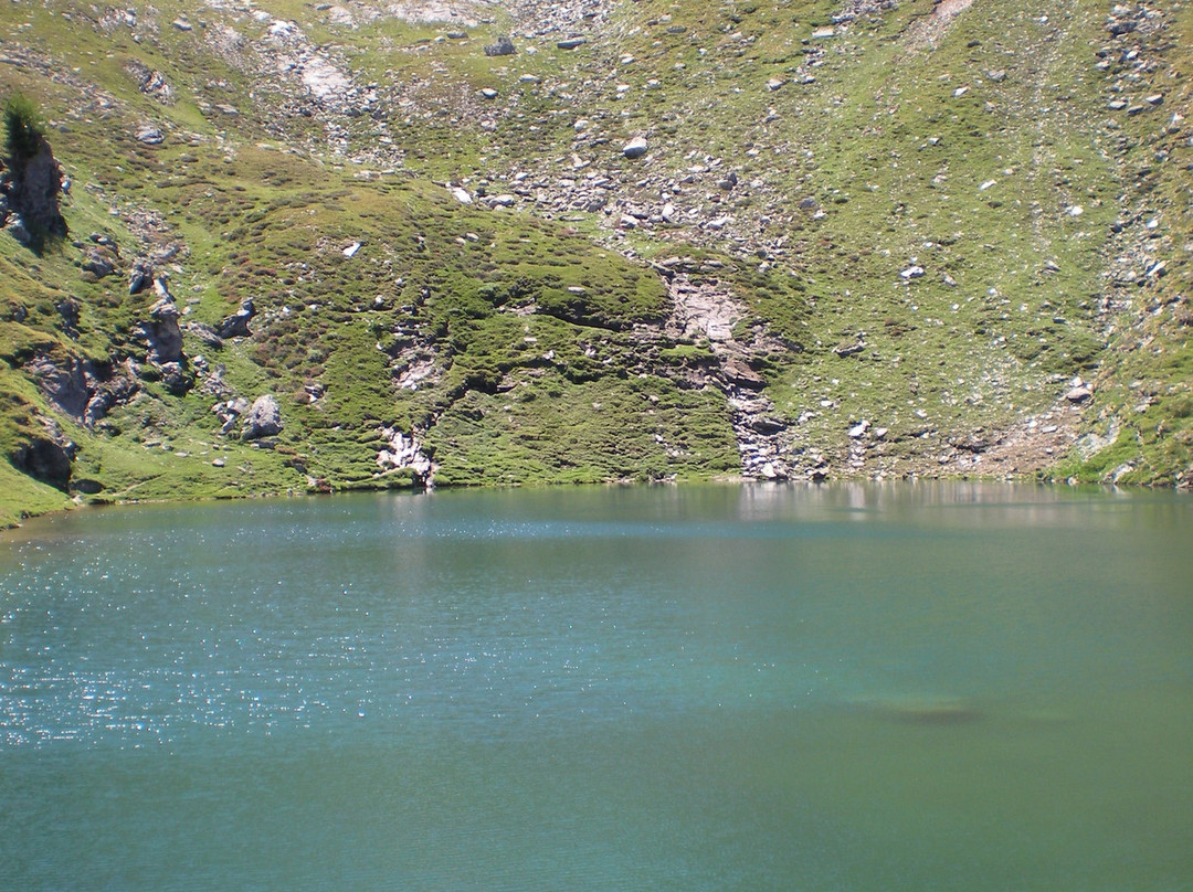 Lago di Loïe景点图片