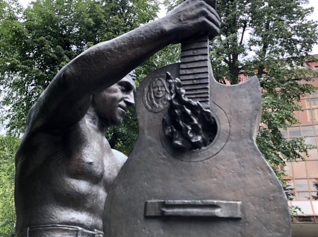 Vysotskiy Statue景点图片