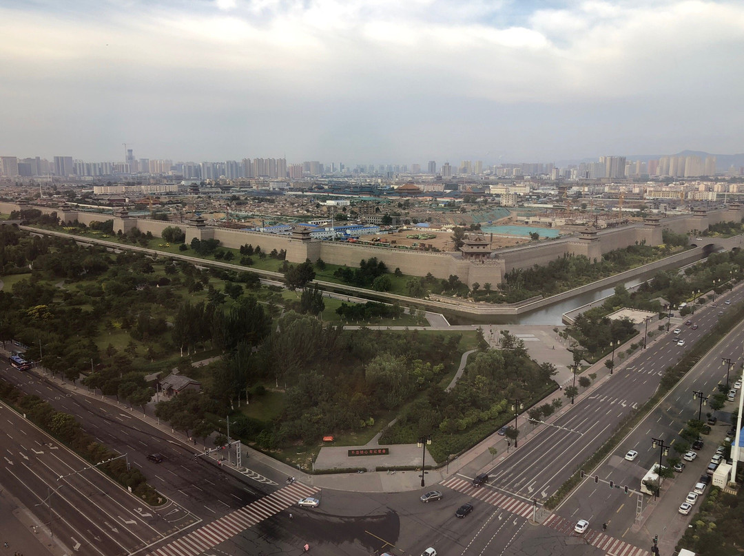 国宾大酒店主图