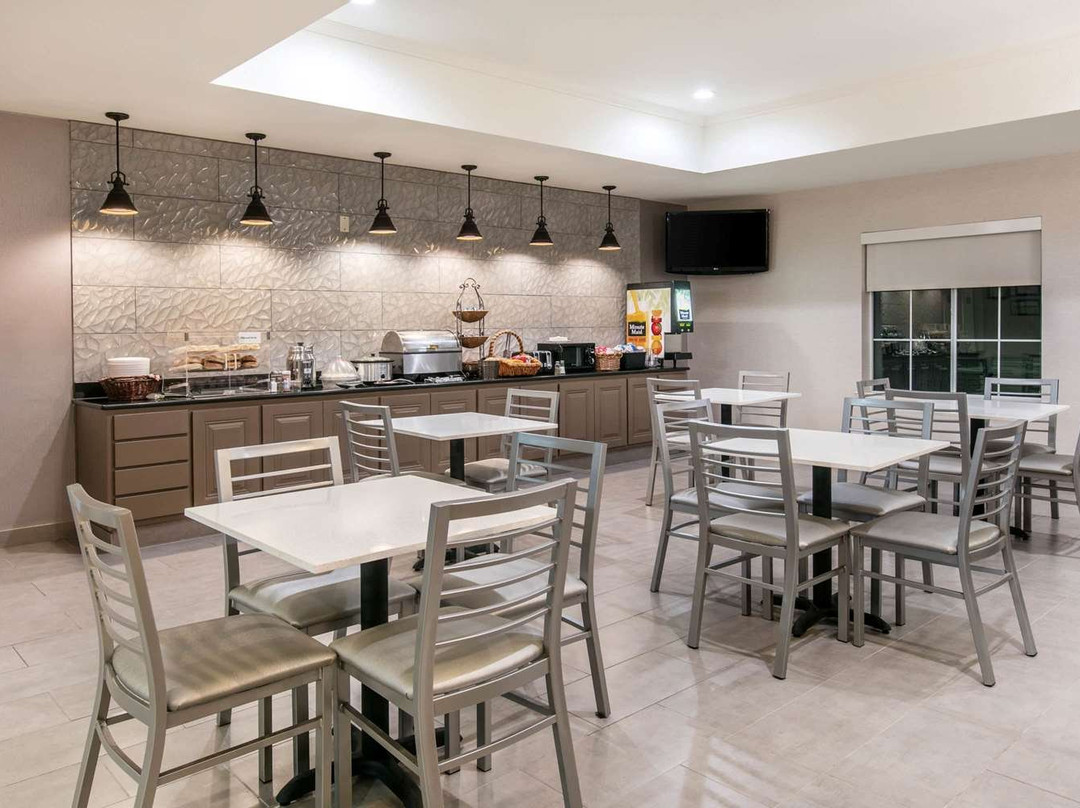 La Quinta Inn & Suites by Wyndham Fredericksburg主图