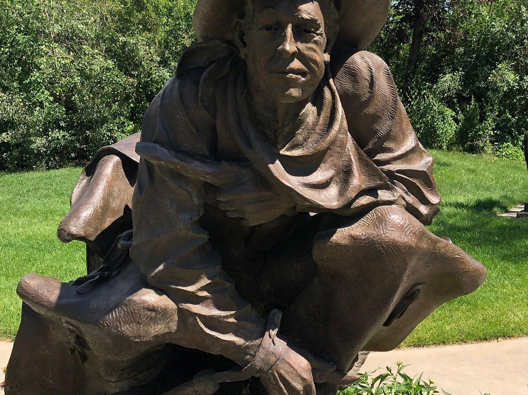 Benson Park Sculpture Garden景点图片