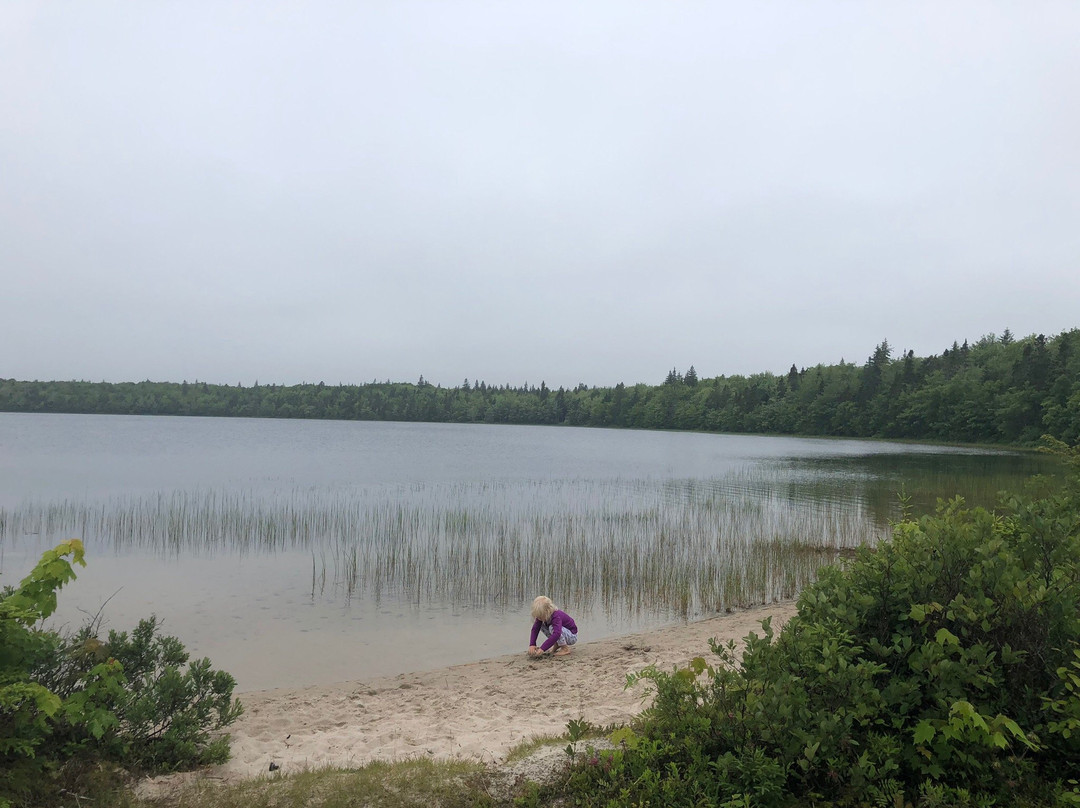 Dalem Lake Provincial Park-Boularderie必去景点