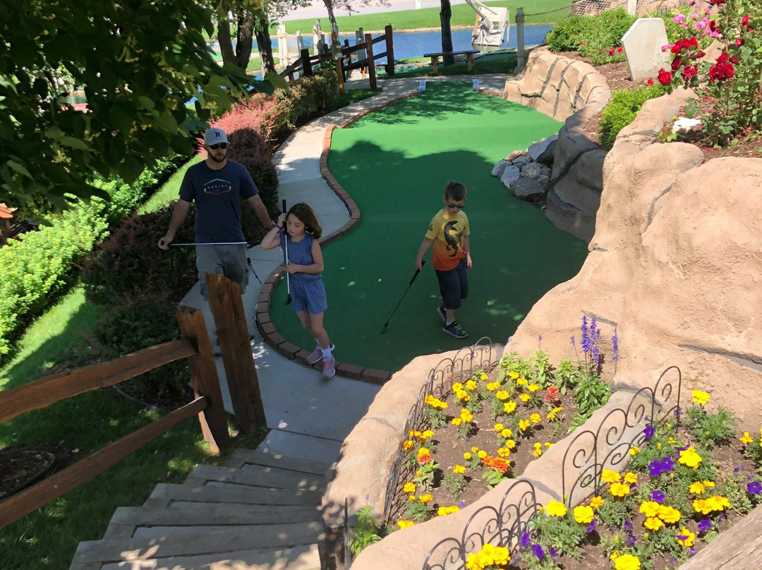 Pirate's Cove Adventure Golf景点图片
