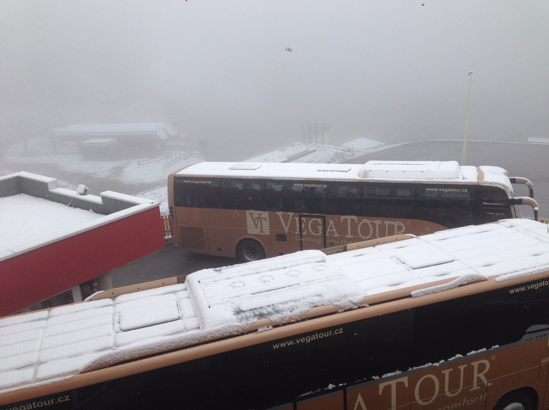 奥林匹亚酒店主图