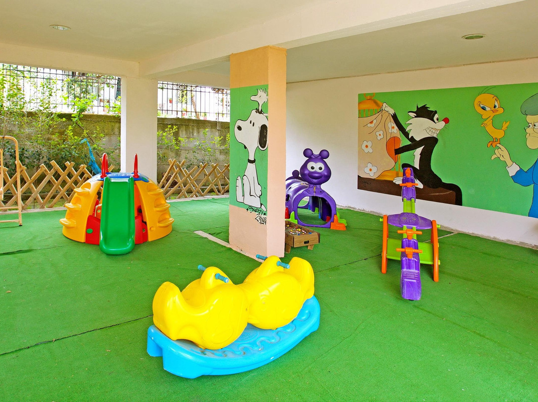 Kapougiati Studios主图