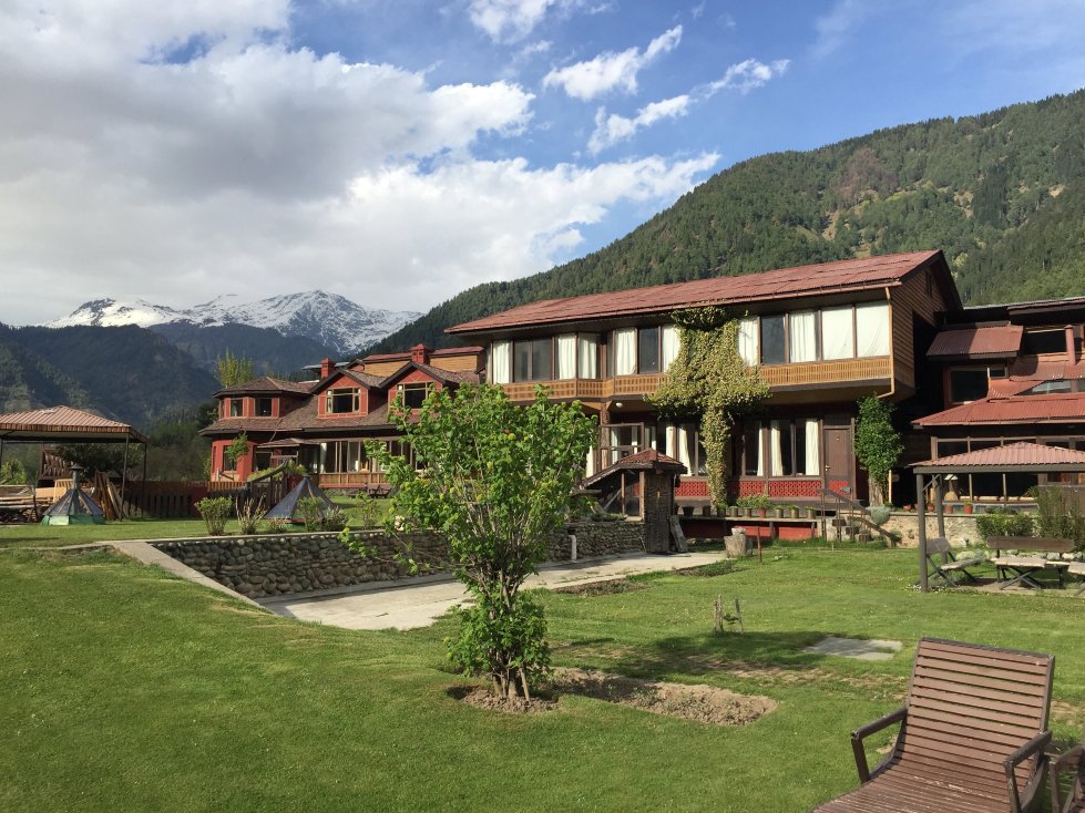 Pahalgam Hotel Riverside Luxury-浴室