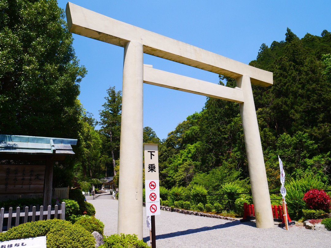 Kobenomiya Yomo Shrine景点图片