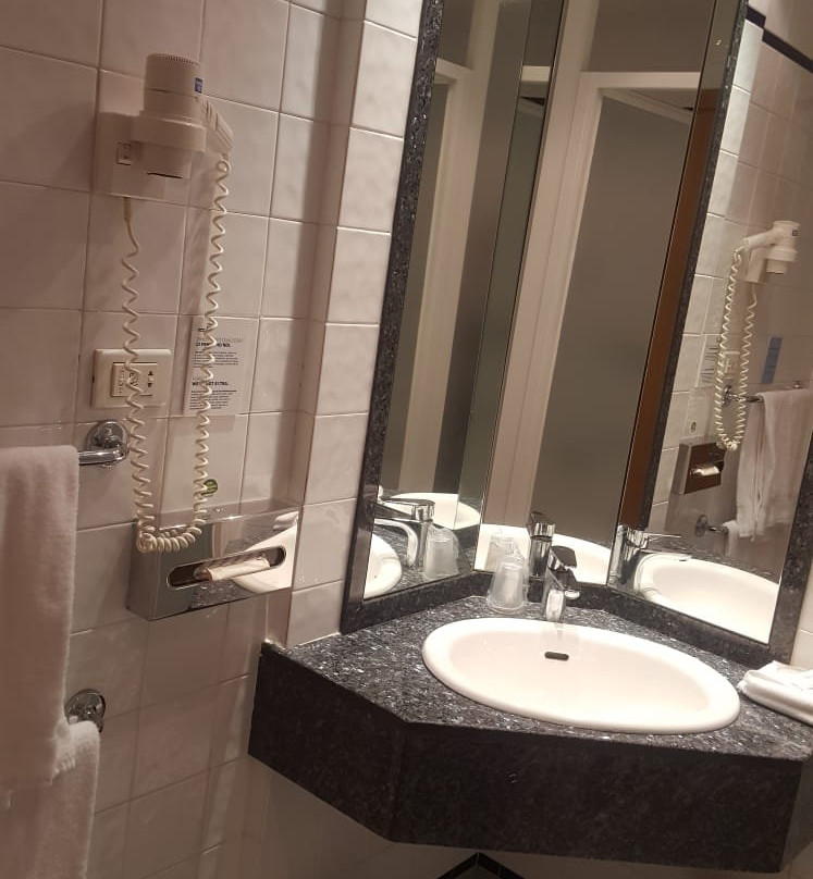 弗里尼奥假日快捷酒店主图