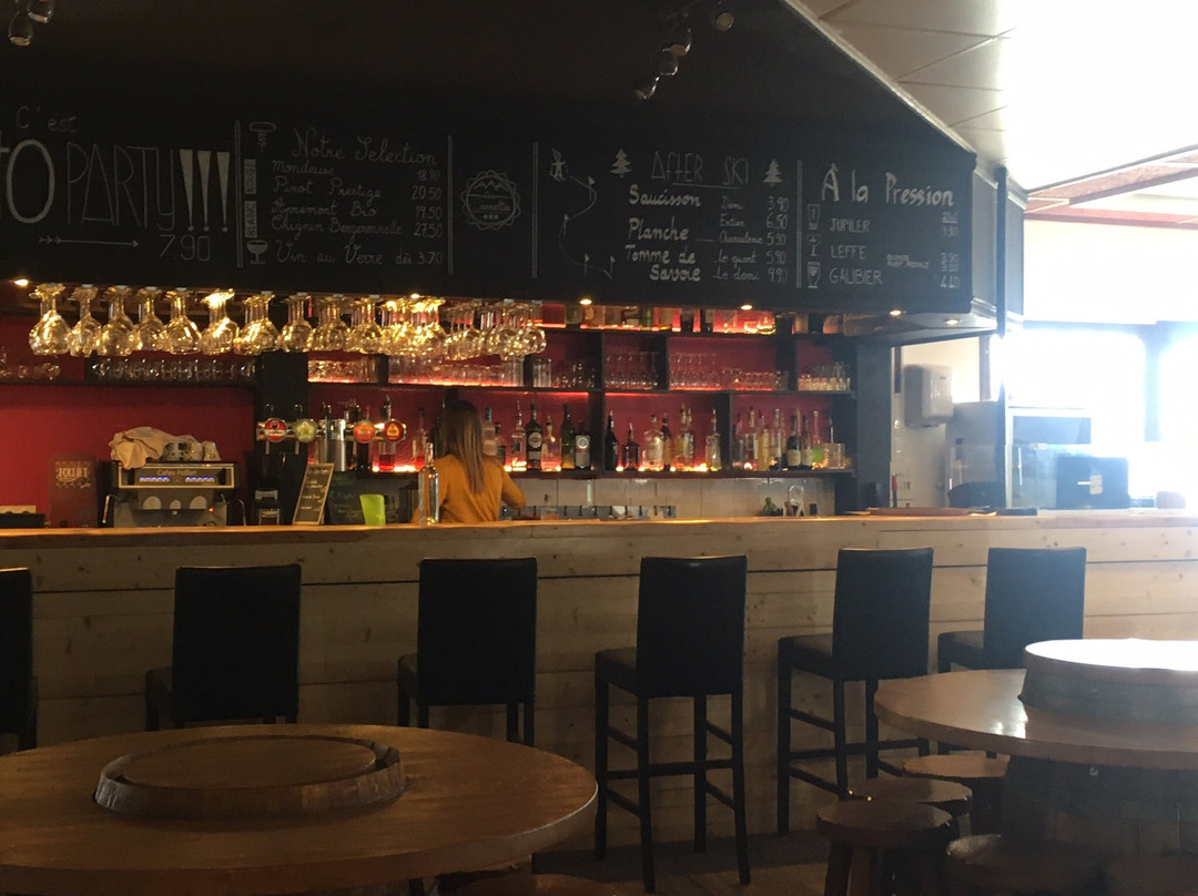 Hôtel Les Carrettes主图