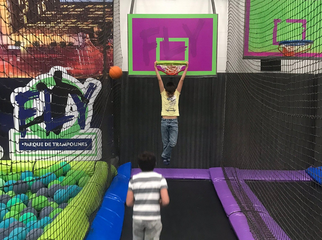 Fly Parque de Trampolines-Chia必去景点