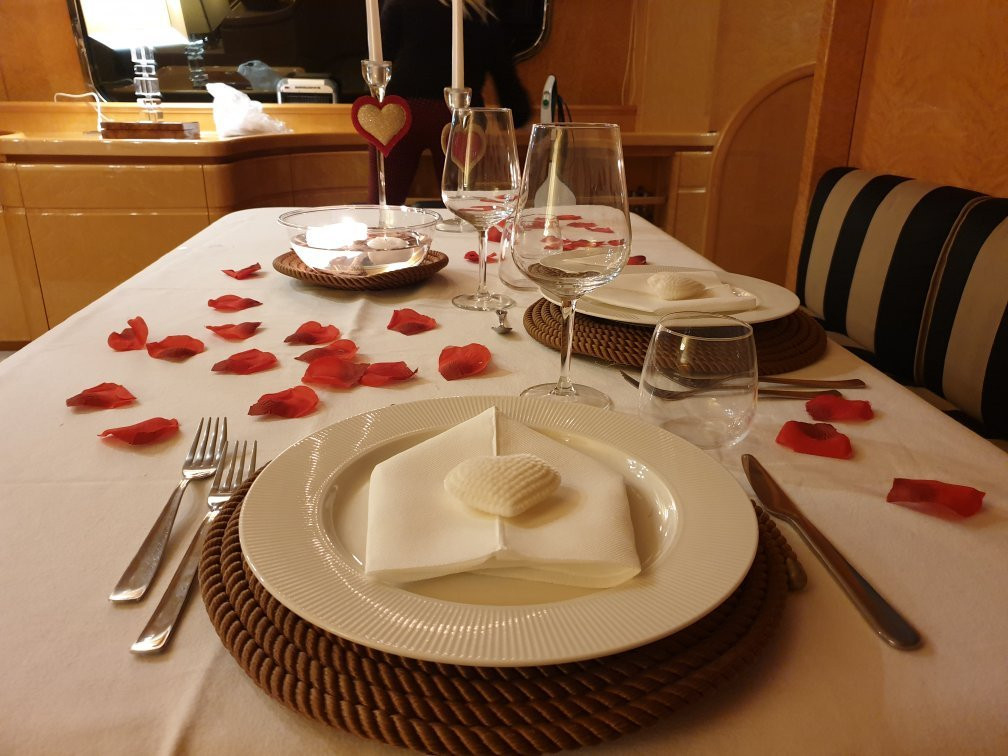 Suncat Charter-菲乌米奇诺必去景点