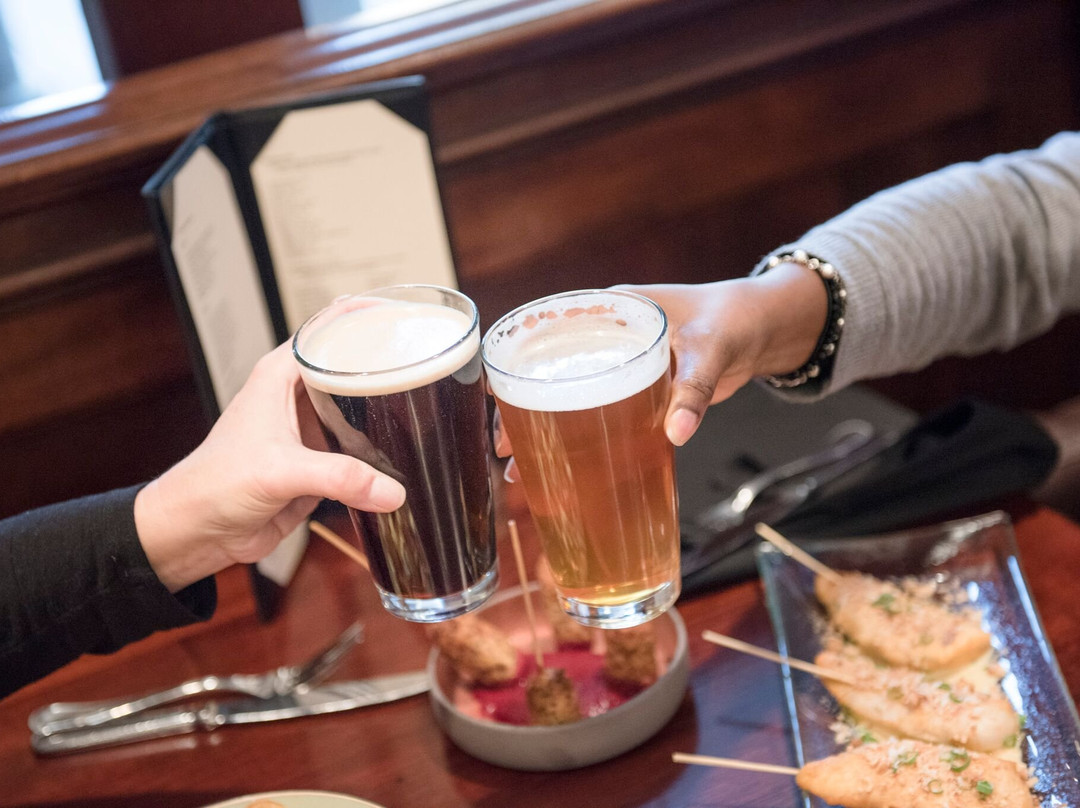 Devault餐馆和美食-Fox and Hound Pub