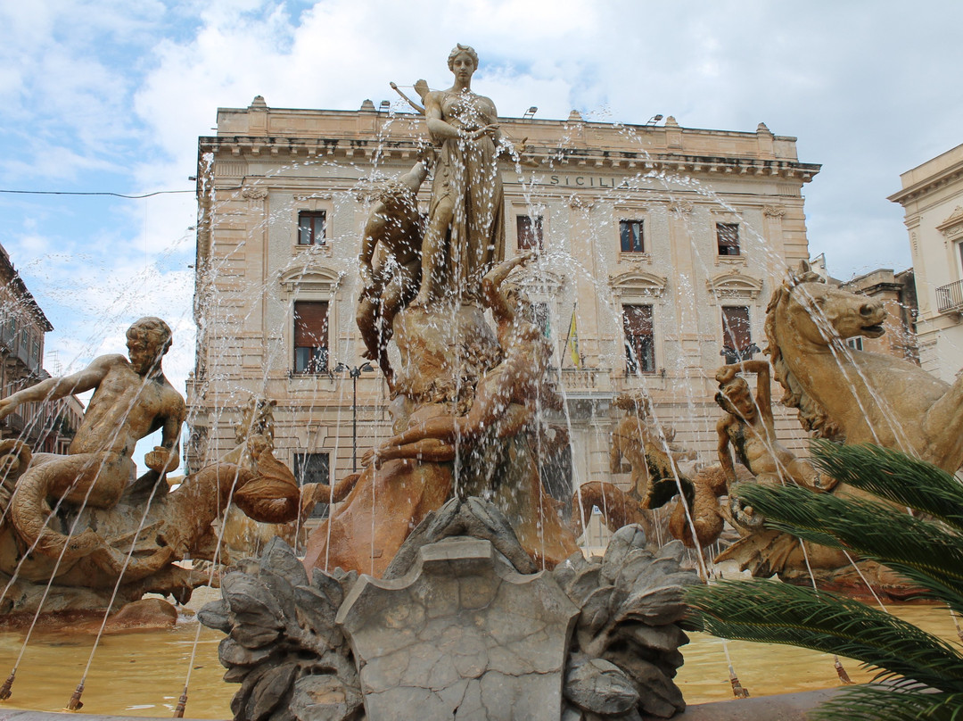 Isola di Ortigia旅游景点-Piazza Archimede